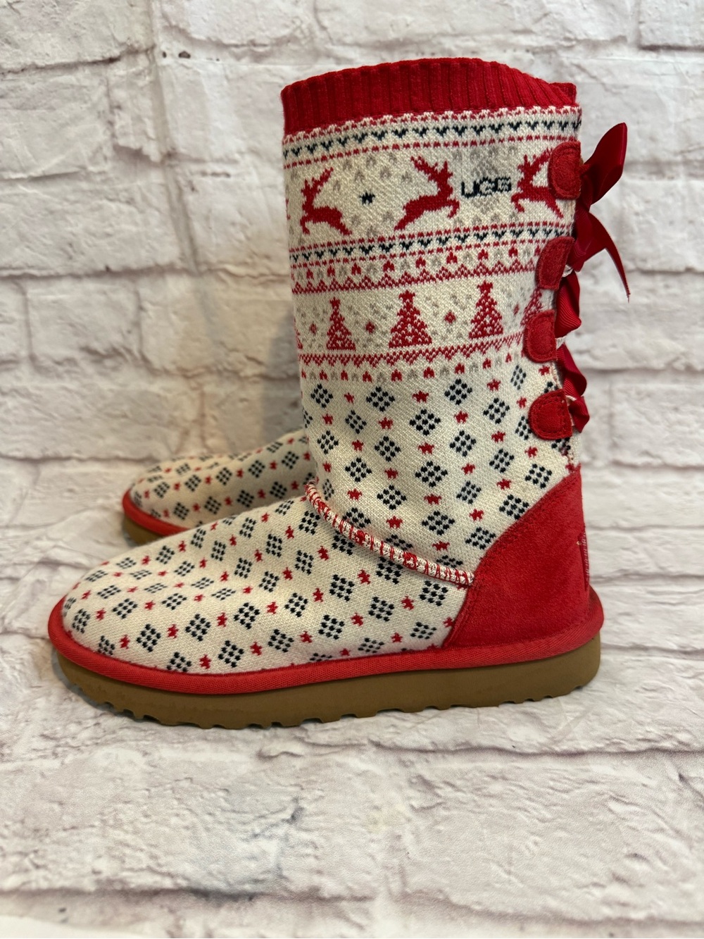 UGG Christmas womens Holiday Sweater Flat Pull-on Knit Boots Ribbon Red 7 HTF